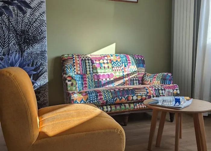 Rougetomette Bed & Breakfast 4*